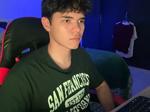 Im Camii online show from 04-15-26, 07:58