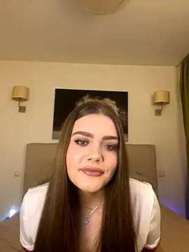 Snapshot of xSlavicDollx chatting on 10-22-25, 02:44 xSlavicDollx online show from 10-22-25, 02:44