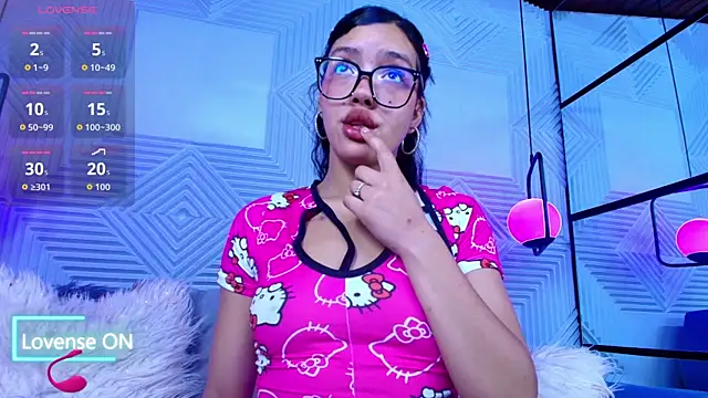 CinnamonHeat online show from 10-15-25, 11:40