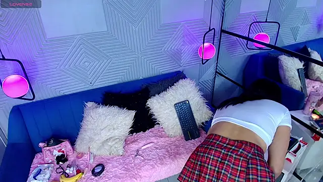 CinnamonHeat online show from 11-13-25, 11:03