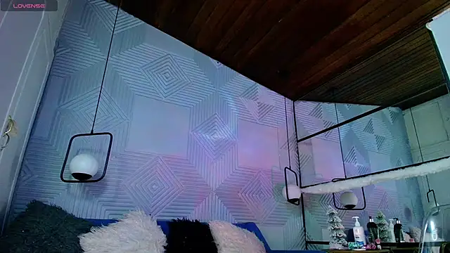 CinnamonHeat online show from 11-19-25, 11:10