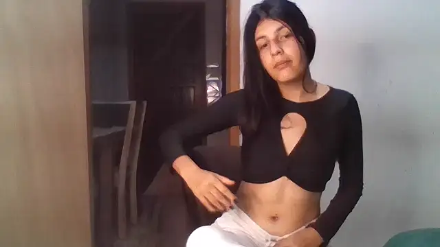 Snapshot of Thaila-Aurora chatting on 02-25-26, 02:45 Thaila-Aurora online show from 02-25-26, 02:45