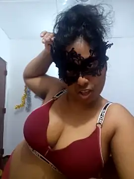 Expose Queen online show from 04-21-26, 05:08