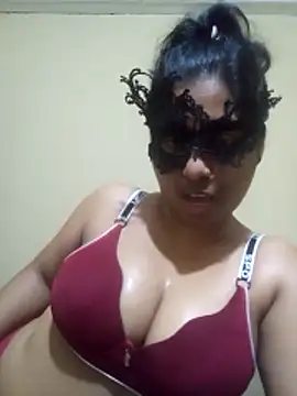 Expose Queen online show from 03-15-26, 04:47