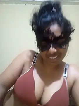 Expose Queen online show from 03-24-26, 05:46