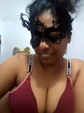 Expose Queen online show from 06-19-26, 06:36