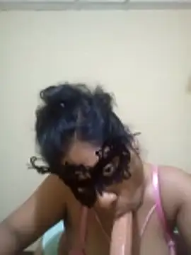 Expose Queen online show from 12-19-25, 05:48