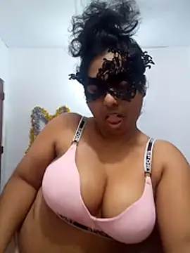 Expose Queen online show from 05-15-26, 05:00