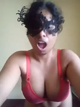 Expose Queen online show from 12-17-25, 07:24