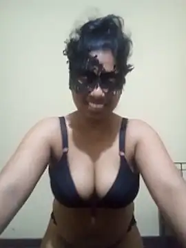 Expose Queen online show from 02-23-26, 05:02