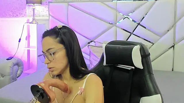 Snapshot of GabbiePrice chatting on 06-15-26, 03:12 GabbiePrice online show from 06-15-26, 03:12
