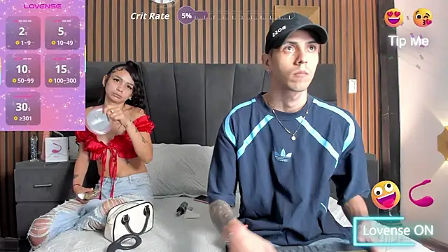 DerryAndIzzy online show from 10-21-25, 04:23