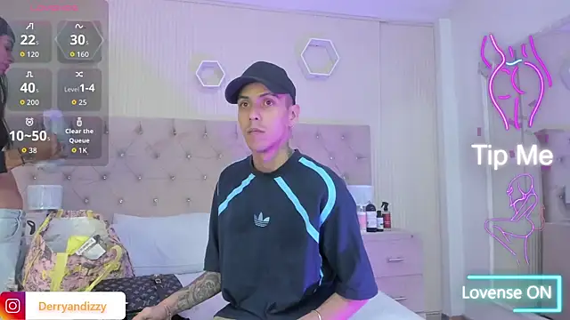 DerryAndIzzy online show from 11-07-25, 04:50