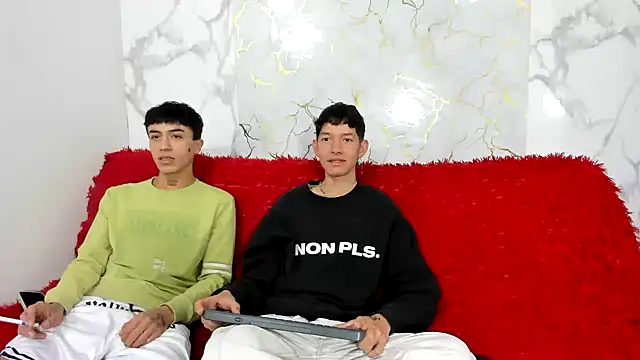 heyy noah11 online show from 05-17-26, 01:33