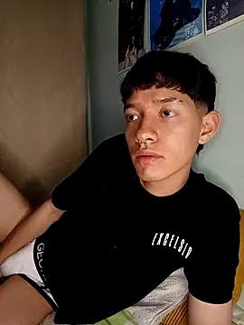 heyy noah11 online show from 04-15-26, 01:44