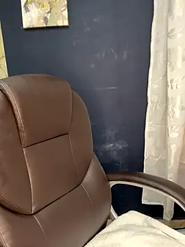 Snapshot of _Isabella_1 chatting on 10-27-25, 02:34 Isabella 1 online show from 10-27-25, 02:34