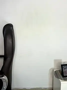 Snapshot of _Isabella_1 chatting on 12-01-25, 02:34 Isabella 1 online show from 12-01-25, 02:34