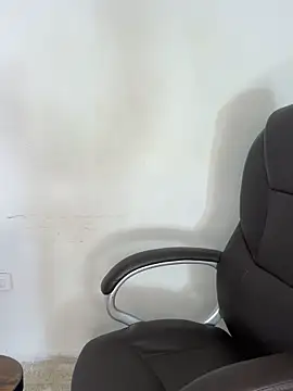 Snapshot of _Isabella_1 chatting on 12-23-25, 02:44 Isabella 1 online show from 12-23-25, 02:44