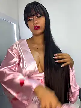 Snapshot of _Isabella_1 chatting on 11-11-25, 02:39 Isabella 1 online show from 11-11-25, 02:39