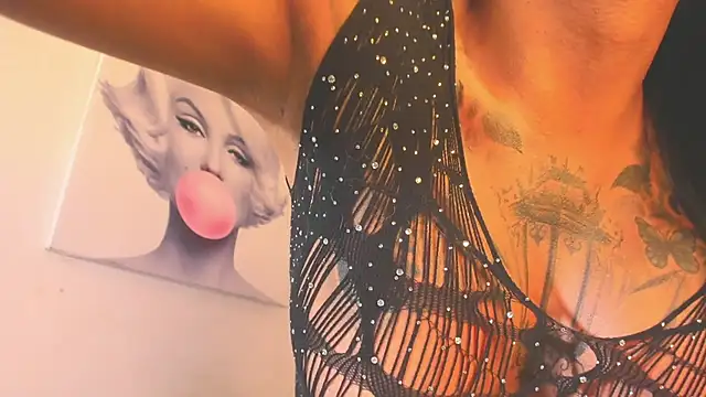 BiancaValentinna online show from 12-20-25, 02:03