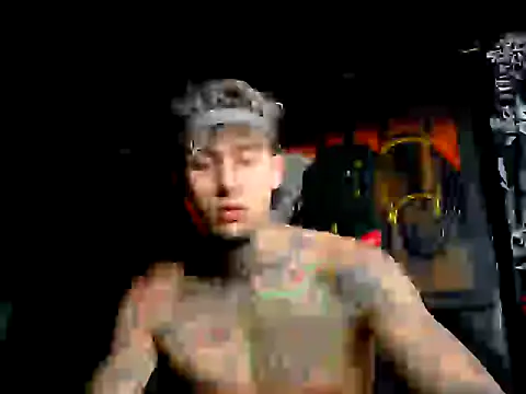 Snapshot of Molotov_Explosive chatting on 10-19-25, 08:33 Molotov Explosive online show from 10-19-25, 08:33