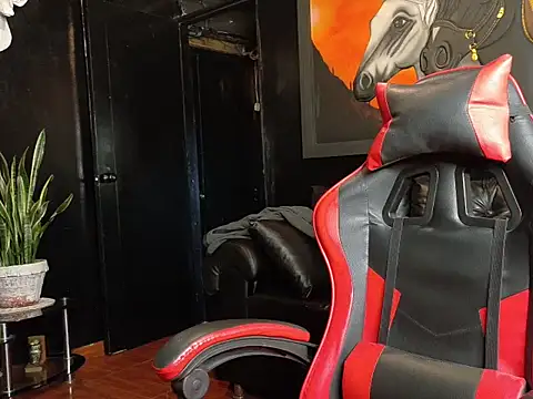 Snapshot of Molotov_Explosive chatting on 02-02-26, 12:31 Molotov Explosive online show from 02-02-26, 12:31