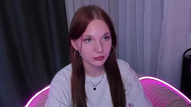 Snapshot of MargoViento chatting on 10-14-25, 09:25 MargoViento online show from 10-14-25, 09:25