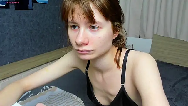 Snapshot of EvelynJin_ chatting on 10-19-25, 04:21 EvelynJin  online show from 10-19-25, 04:21