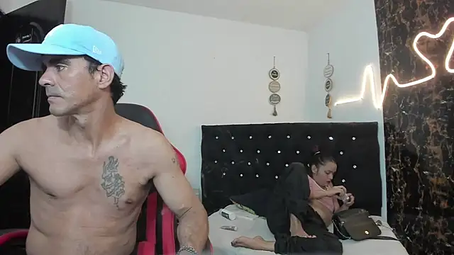 Sofi And Santy online show from 05-09-26, 11:52
