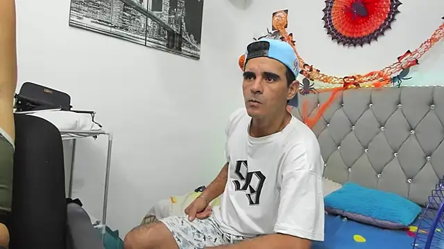 Sofi And Santy online show from 11-03-25, 10:46