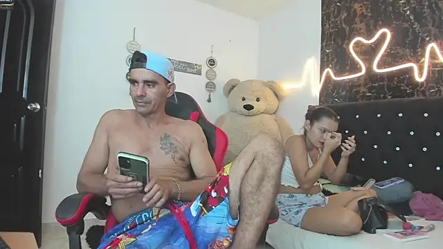 Sofi And Santy online show from 06-06-26, 02:06