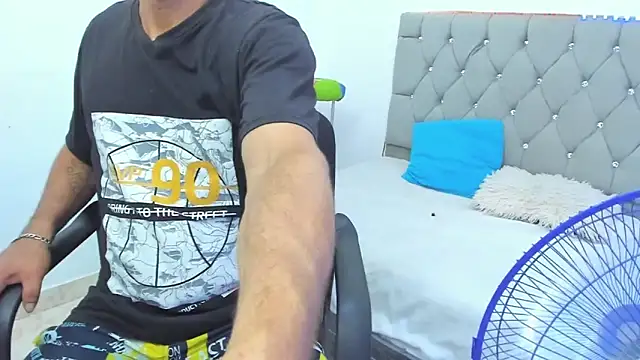 Sofi And Santy online show from 11-23-25, 12:09