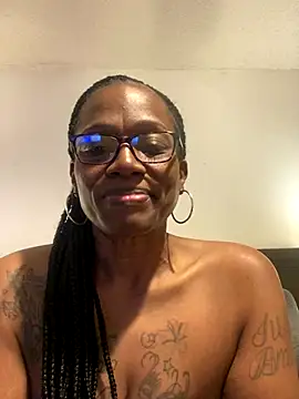 SweetCandy85 online show from 11-02-25, 01:21