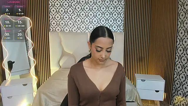 BEELLA TAY1 online show from 10-24-25, 02:05