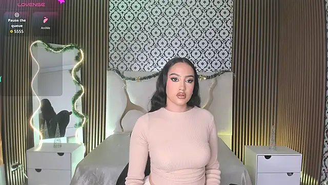 BEELLA TAY1 online show from 11-25-25, 09:04