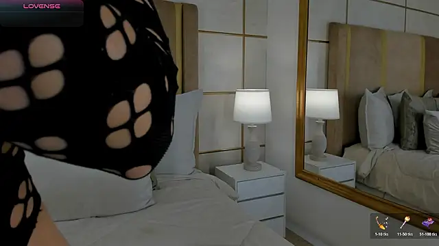 Snapshot of lyrabellini chatting on 02-10-26, 10:58 lyrabellini online show from 02-10-26, 10:58