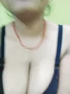 kiara-simmi online show from 11-18-25, 03:04