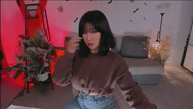 Erika Kim online show from 10-26-25, 05:52