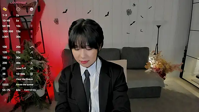 Erika Kim online show from 10-30-25, 06:44