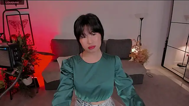 Erika Kim online show from 11-07-25, 05:45