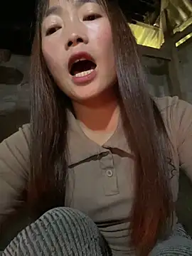 Snapshot of Maymay__ chatting on 10-26-25, 04:24 Maymay   online show from 10-26-25, 04:24
