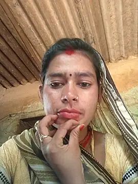 Snapshot of Sunakshi_sh chatting on 10-12-25, 06:37 Sunakshi sh online show from 10-12-25, 06:37
