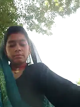Snapshot of Sunakshi_sh chatting on 10-14-25, 04:02 Sunakshi sh online show from 10-14-25, 04:02