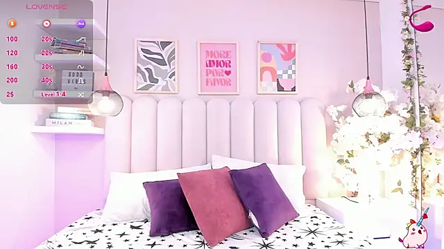 Isabella  gonzalez  online show from 11-18-25, 04:05