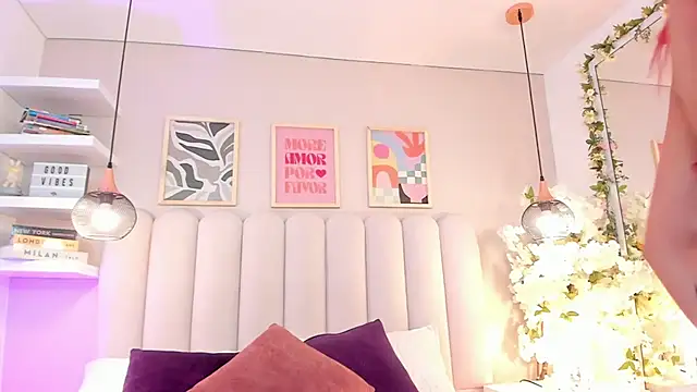 Isabella  gonzalez  online show from 11-24-25, 03:39