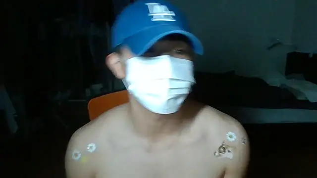 Snapshot of koreanboy2121 chatting on 06-18-26, 04:12 koreanboy2121 online show from 06-18-26, 04:12