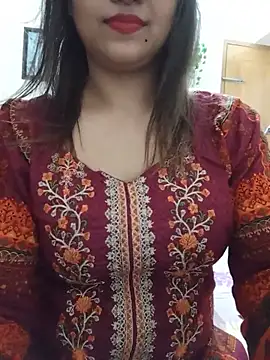 Snapshot of Tanha18 chatting on 07-17-26, 06:27 Tanha18 online show from 07-17-26, 06:27