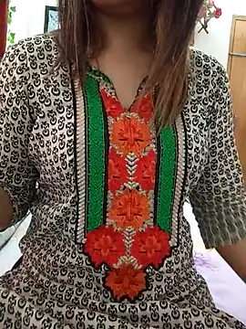 Snapshot of Tanha18 chatting on 06-10-26, 05:41 Tanha18 online show from 06-10-26, 05:41