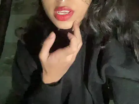 youngriri2 online show from 10-22-25, 03:11