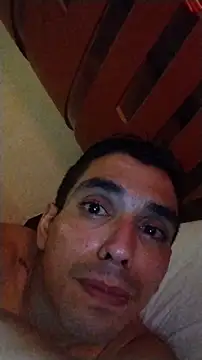 Snapshot of Kike8090 chatting on 12-18-25, 08:41 Kike8090 online show from 12-18-25, 08:41